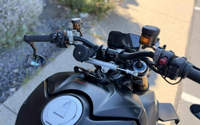 2021 Ducati Streetfighter V4 S black