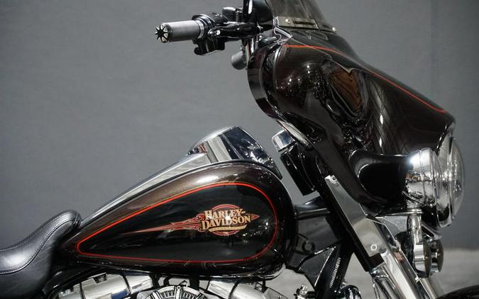 2011 Harley-Davidson® FLHTC - Electra Glide® Classic