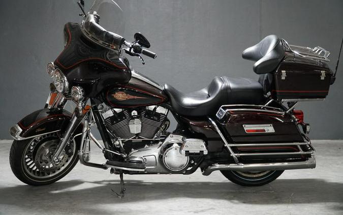 2011 Harley-Davidson® FLHTC - Electra Glide® Classic