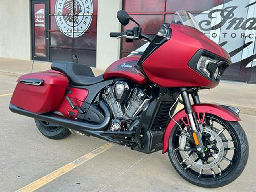 2024 Indian Motorcycle Challenger® Dark Horse®