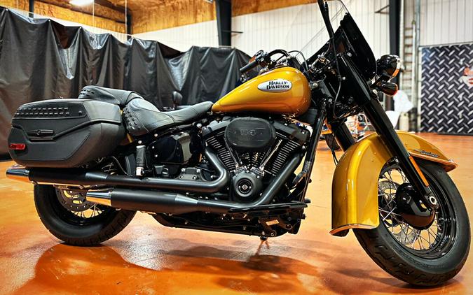 2023 Harley-Davidson Heritage Classic Prospect Gold – Black Finish