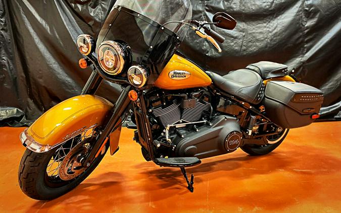 2023 Harley-Davidson Heritage Classic Prospect Gold – Black Finish