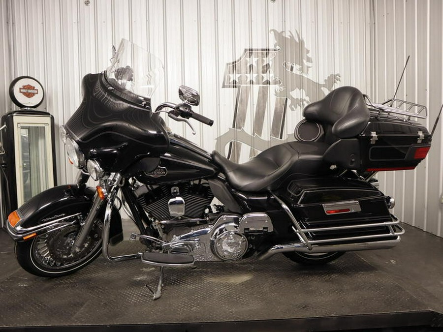 2011 Harley-Davidson® FLHTCU - Ultra Classic® Electra Glide®