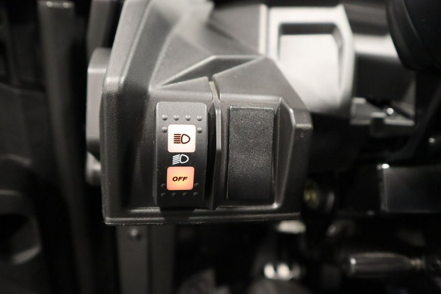 2025 Can-Am® Maverick Sport MAX DPS 1000R