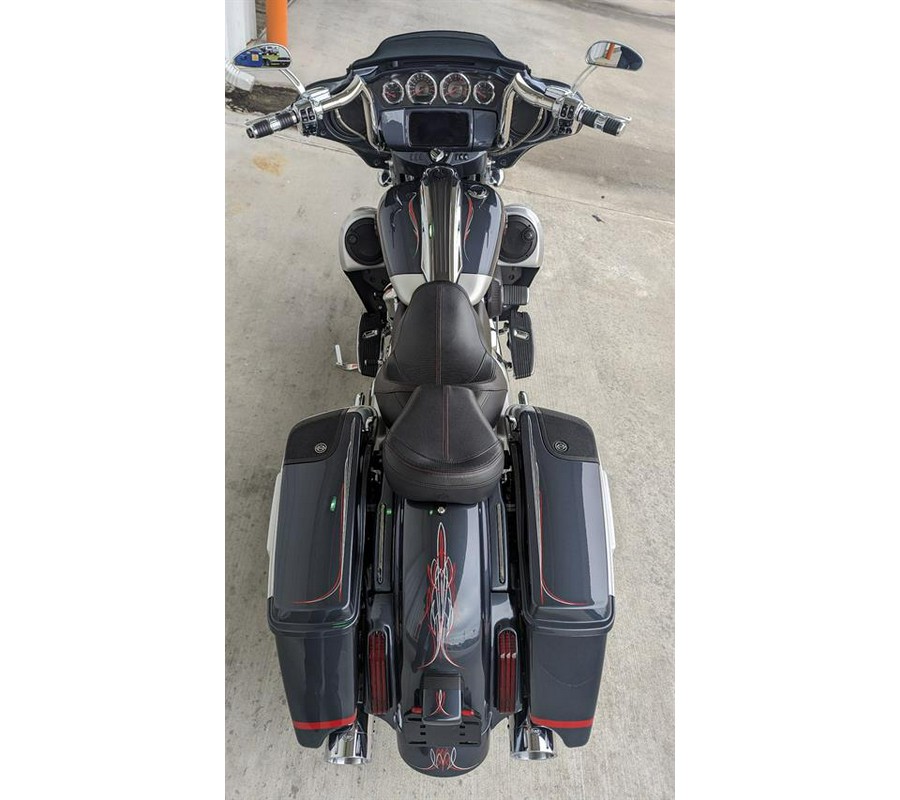 2019 Harley-Davidson CVO™ Street Glide®