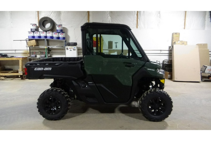 2024 Can-Am DEFENDER DPS CAB HD9