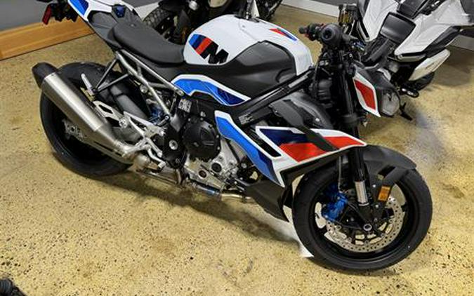2026 BMW M 1000 R