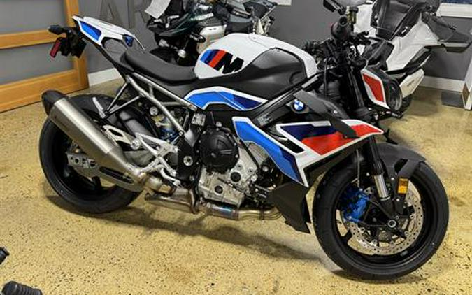 2026 BMW M 1000 R