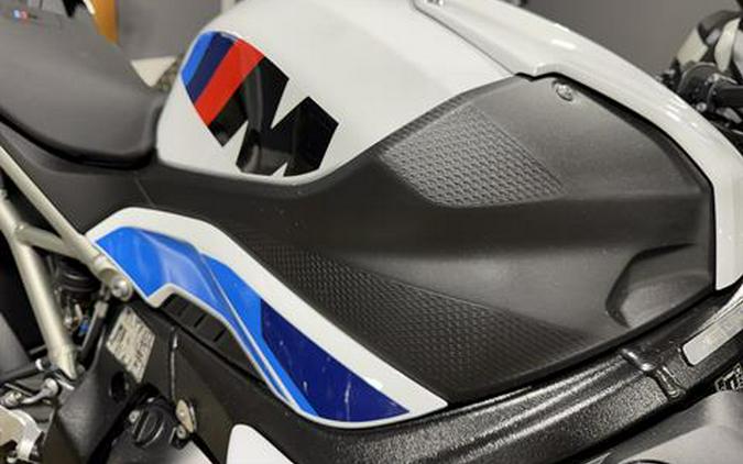 2026 BMW M 1000 R
