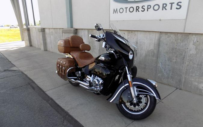 2017 Indian Motorcycle® Roadmaster® Classic Thunder Black