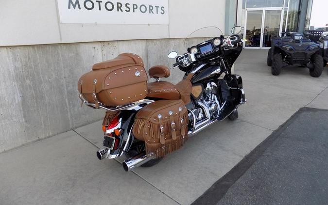 2017 Indian Motorcycle® Roadmaster® Classic Thunder Black