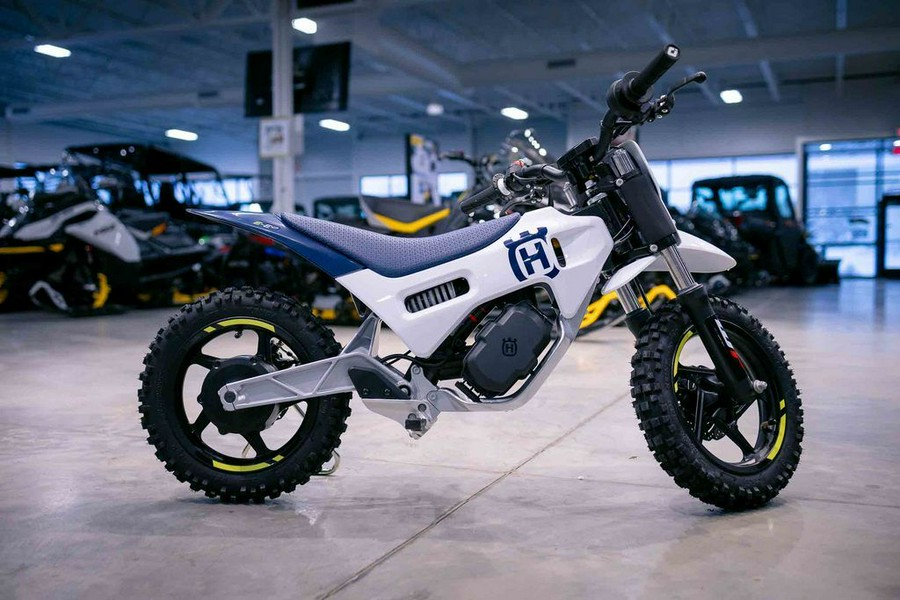 2024 Husqvarna® EE 2