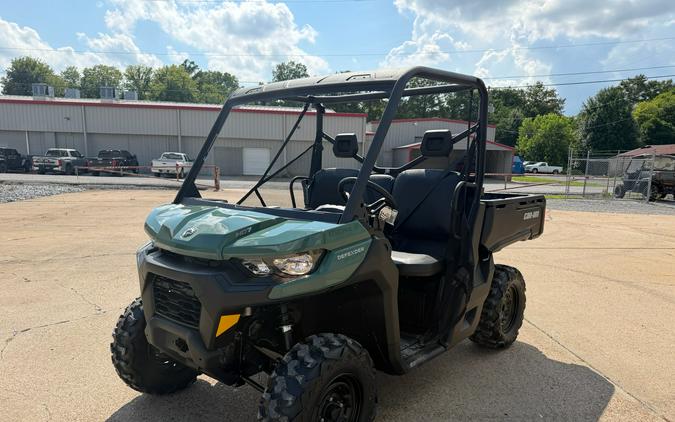 2026 Can-Am Defender HD7