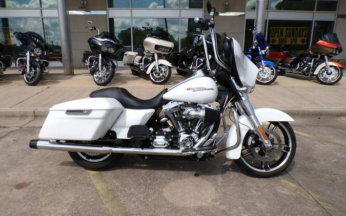 2016 Harley-Davidson® FLHX - Street Glide®