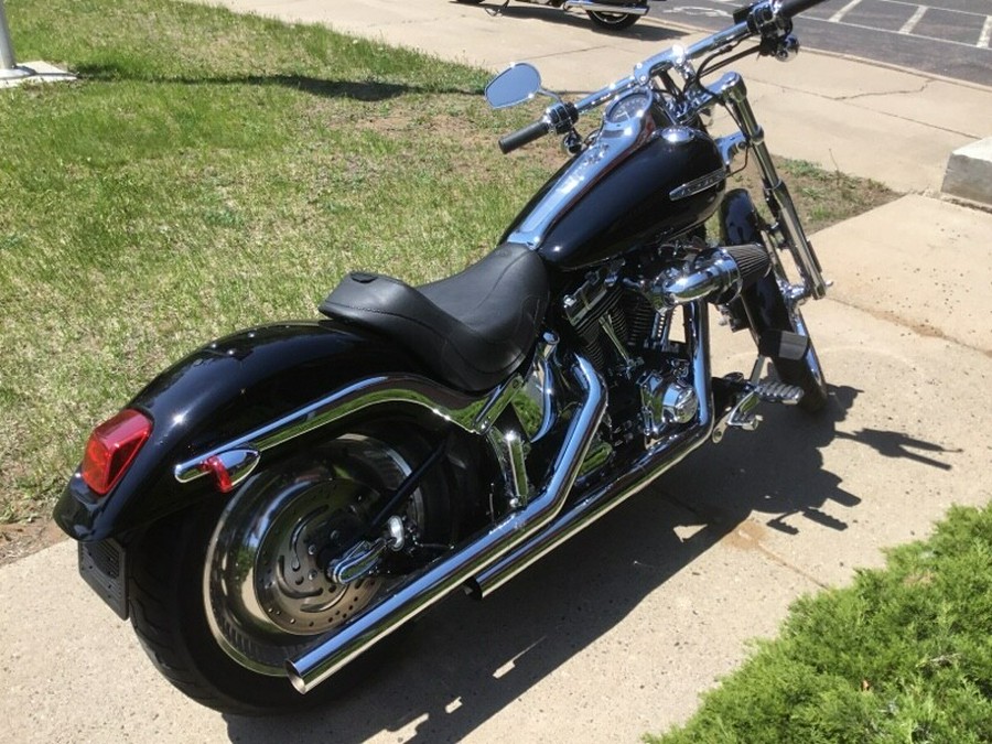 2005 Harley-Davidson® Softail Deuce VIVID BLACK