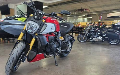 2021 Ducati Diavel 1260 S Ducati Red