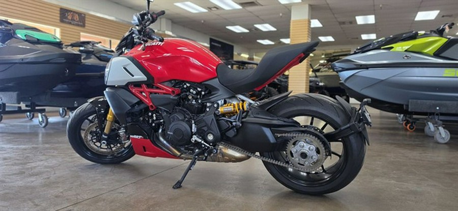 2021 Ducati Diavel 1260 S Ducati Red