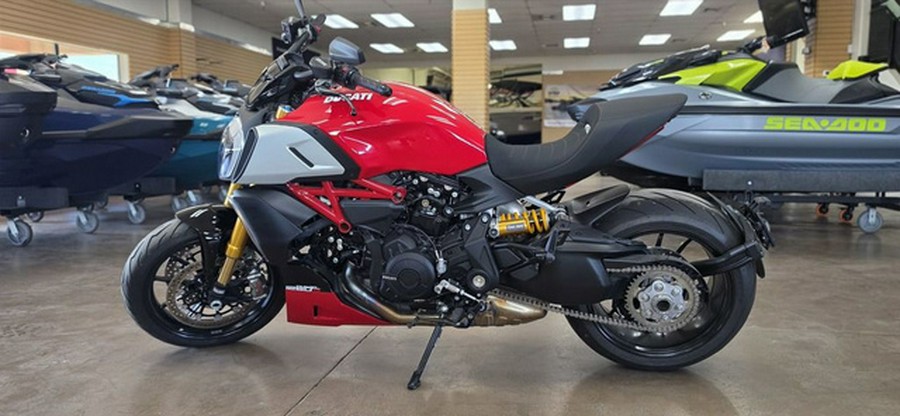 2021 Ducati Diavel 1260 S Ducati Red