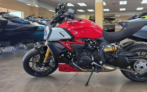 2021 Ducati Diavel 1260 S Ducati Red