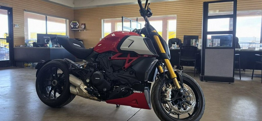 2021 Ducati Diavel 1260 S Ducati Red