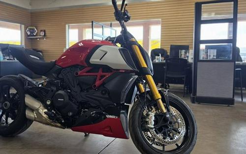 2021 Ducati Diavel 1260 S Ducati Red