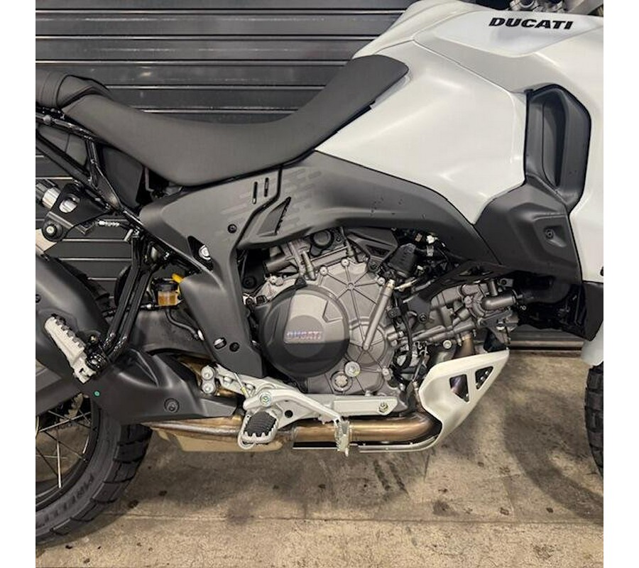 2026 Ducati DESERT X V2