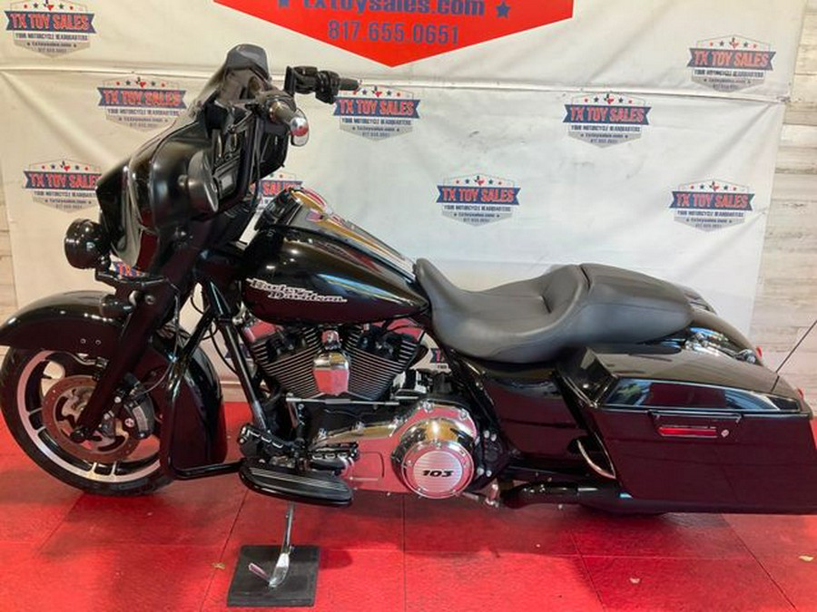 2012 Harley-Davidson Street Glide Base