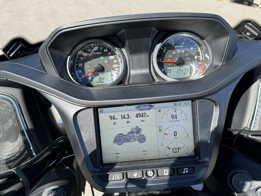 2023 Indian Motorcycle® Challenger® Titanium Smoke