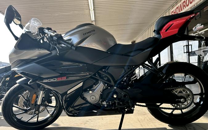 2025 CFMOTO 300SS