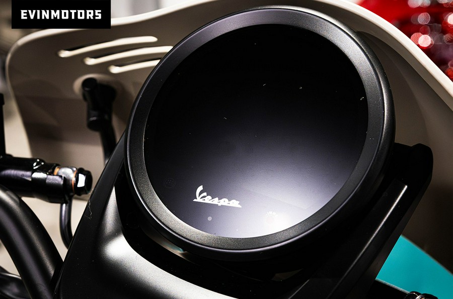 2026 Vespa GTV 310 BEIGE AVVOLGENTE US MY26