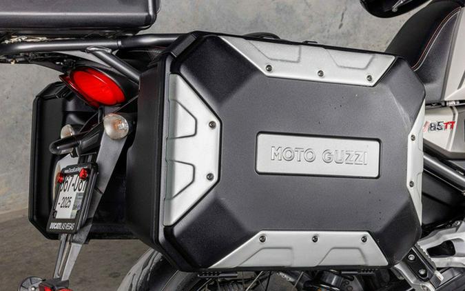 2022 Moto Guzzi V85 TT Guardia dOnore E5