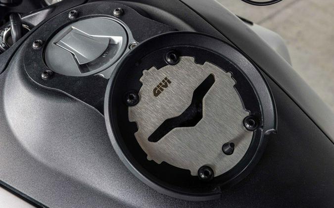 2022 Moto Guzzi V85 TT Guardia dOnore E5