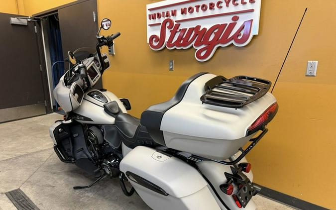 2023 Indian Roadmaster Dark Horse Silver Quartz Smoke