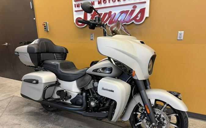 2023 Indian Roadmaster Dark Horse Silver Quartz Smoke
