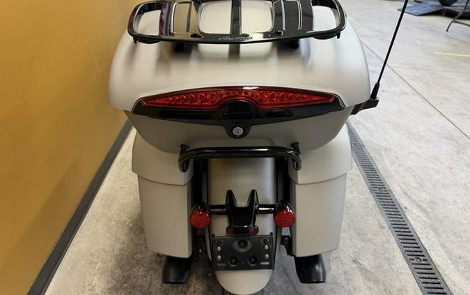 2023 Indian Roadmaster Dark Horse Silver Quartz Smoke