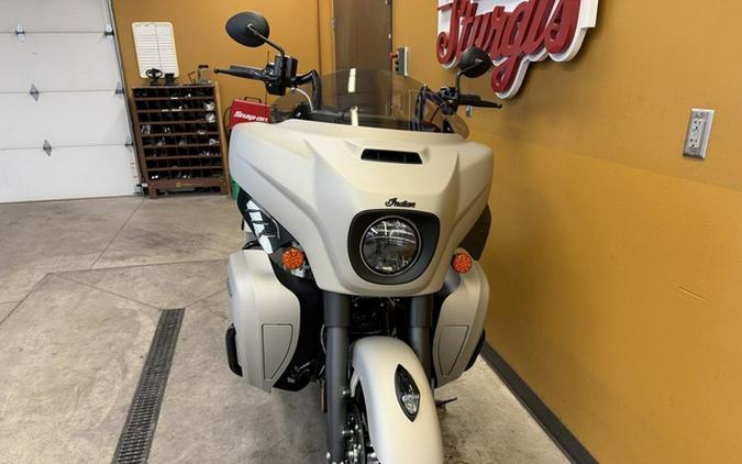 2023 Indian Roadmaster Dark Horse Silver Quartz Smoke