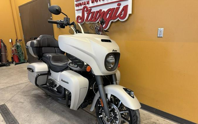 2023 Indian Roadmaster Dark Horse Silver Quartz Smoke