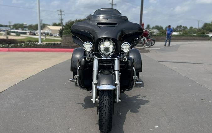 2020 Harley-Davidson® FLHTCUTG Tri Glide® Ultra RVR RCK GRY/BLK 858685