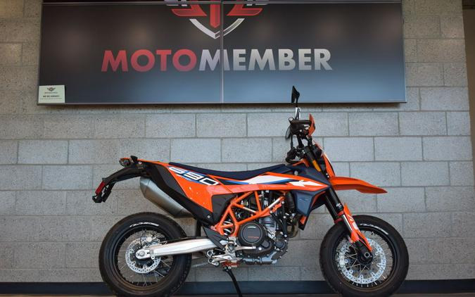 2024 KTM 690 SMC R