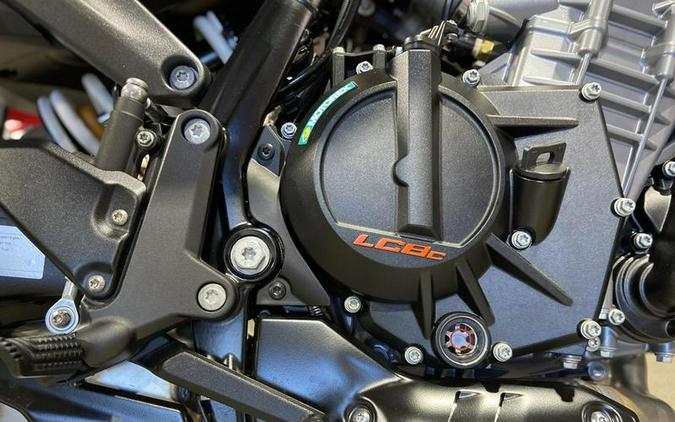 2024 KTM 990 Duke