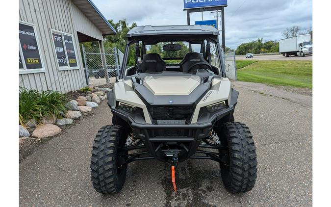 2024 Polaris Industries GENERAL XP4 1000 ULTIMATE - M SILVER QUARTZ Ultimate