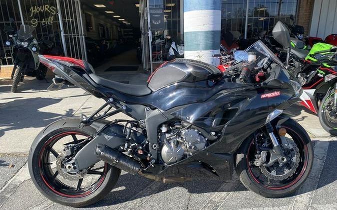 2022 Kawasaki Ninja ZX-6R Metallic Matte Graphenesteel Gray/Me