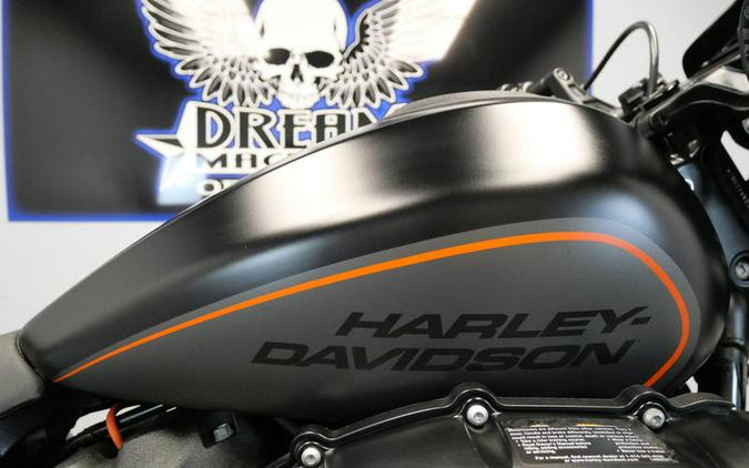 2019 Harley-Davidson® FXDRS - FXDR™ 114