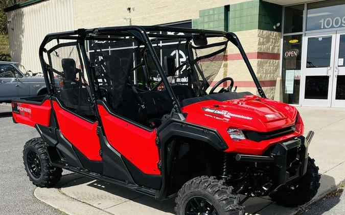 2023 Honda® Pioneer 1000-6 Deluxe Crew