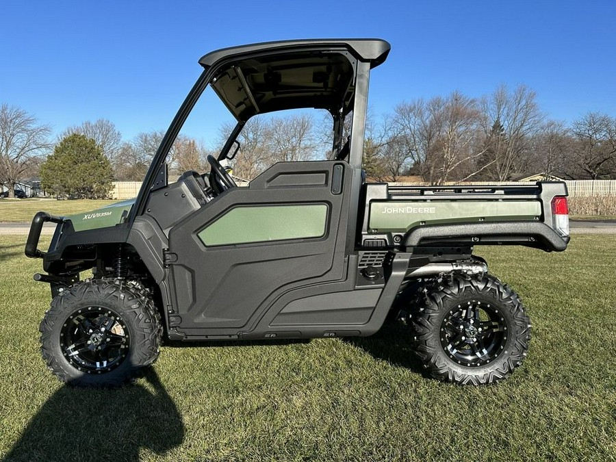 2024 John Deere 3-Passenger Gator™ XUV835M HVAC Cab