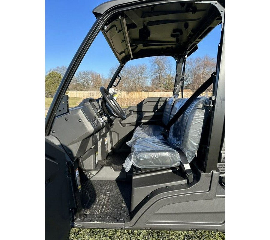 2024 John Deere 3-Passenger Gator™ XUV835M HVAC Cab