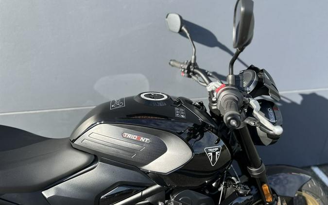 2026 Triumph Trident 800 Jet black