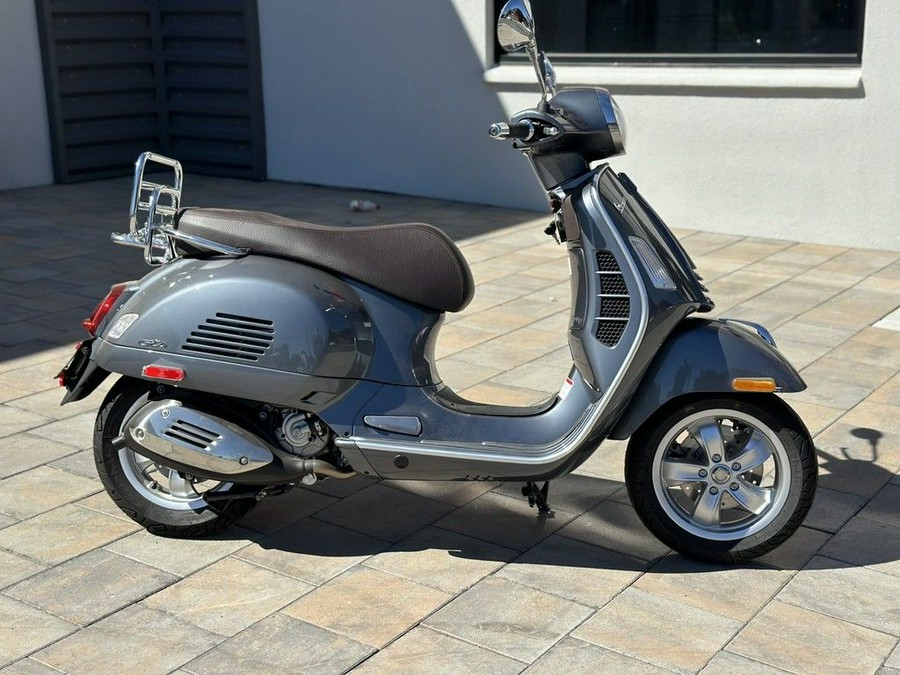 2022 Vespa GTS 300 Touring