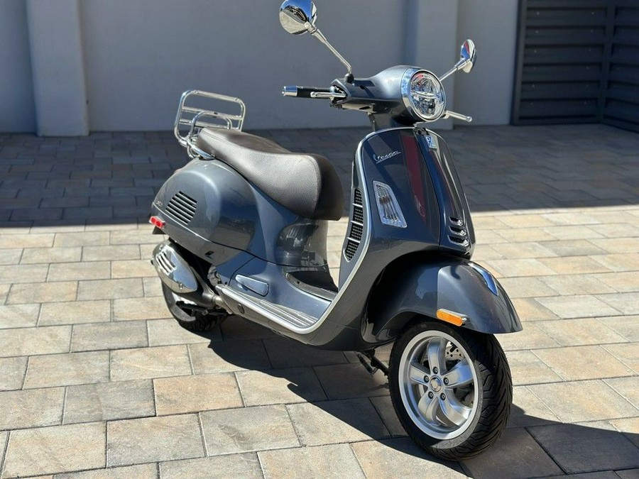 2022 Vespa GTS 300 Touring