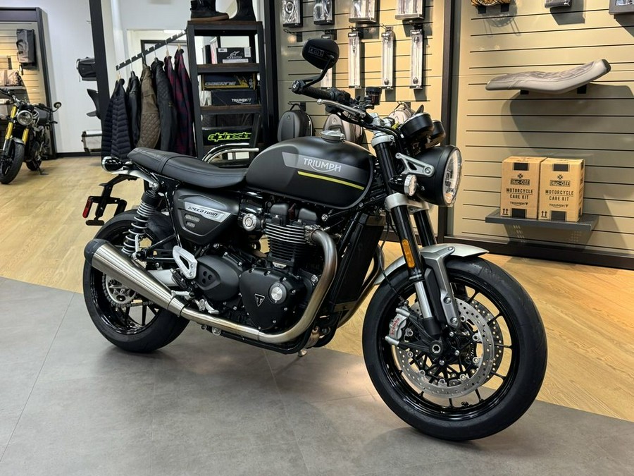 2022 Triumph Speed Twin Matt Storm Grey